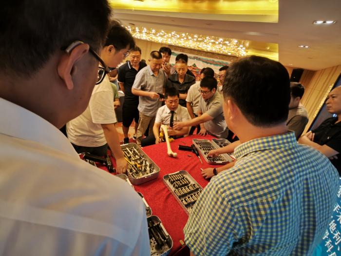 郴州市運動醫(yī)學(xué)質(zhì)量控制中心落戶湘南學(xué)院附屬醫(yī)院1 (2).jpg