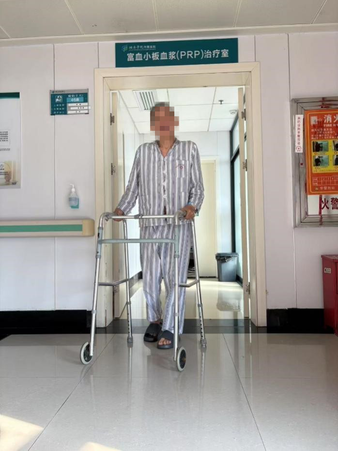 突破三大技術(shù)壁壘！一臺(tái)手術(shù)讓患者告別60年疾苦1 (1).jpg