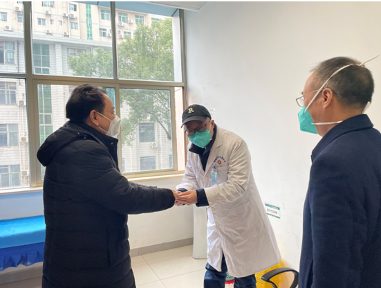 我院黨委走訪慰問援疆干部及生活困難醫(yī)療科技工作者